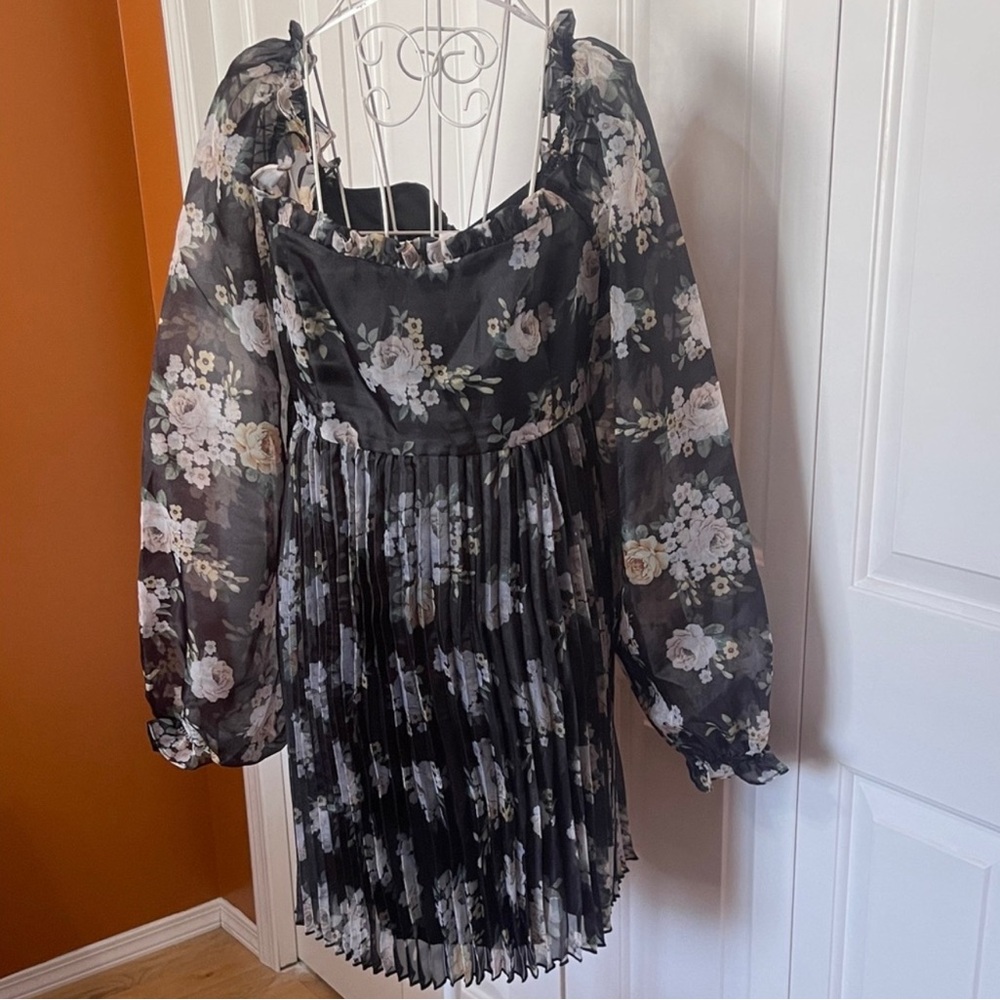 Lulu's Black Floral Long Sleeve Dress - Picture 4 of 11